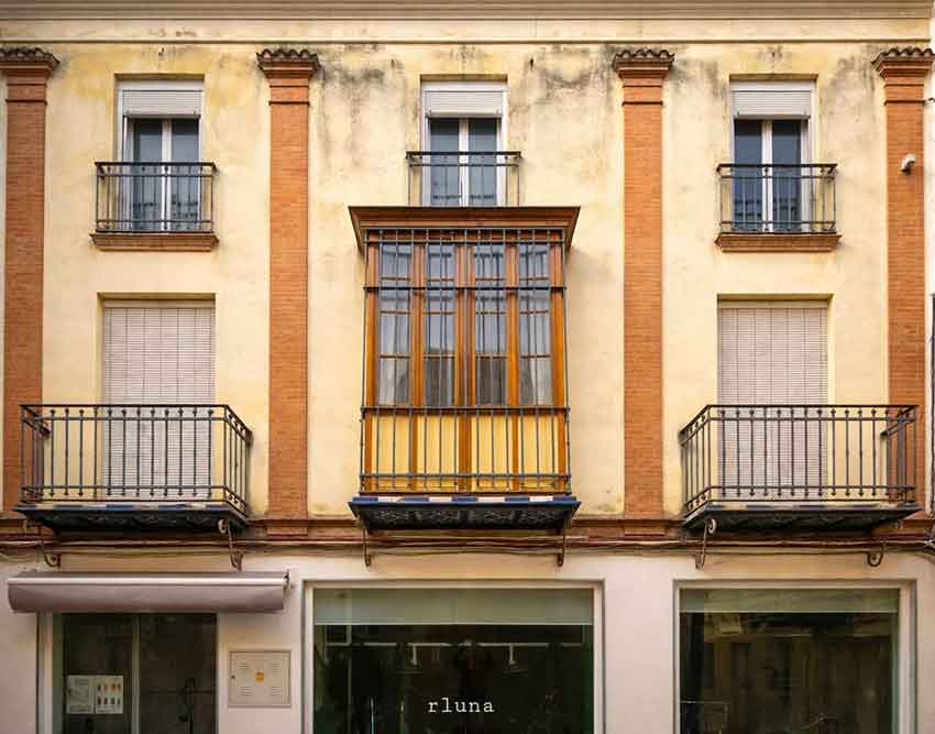 Foto de casas, edificios, viviendas, solares, de Cabra