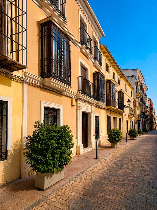 Foto de casas, edificios, viviendas, solares, de Cabra
