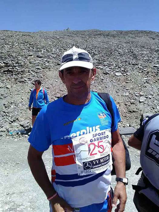 Francisco Arcos Serrano participa en los 50 kilómetros de Granada al Veleta. 