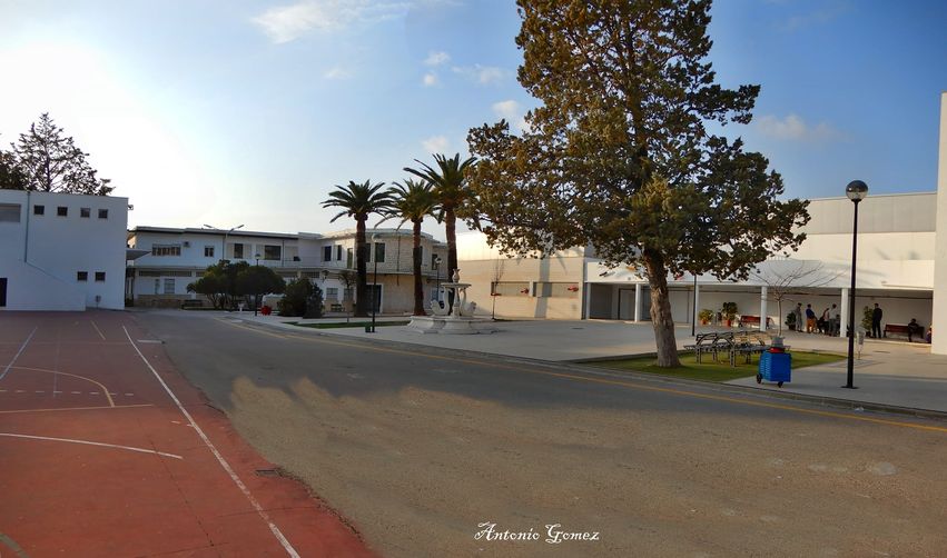 Foto relativa al centro de enseñanza las Escuelas Felipe Solís Villachenous de Cabra de Córdoba