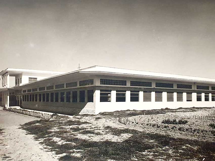 Foto relativa al centro de enseñanza las Escuelas Felipe Solís Villachenous de Cabra de Córdoba