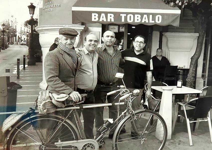 Fotografias de hombre, caballeros, niños, y personajes masculinos de Cabra