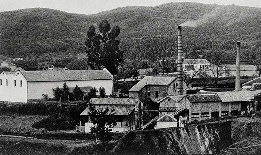 fotografías relativas a las fabricas e industria de Cabra