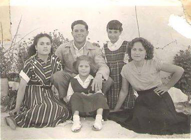 fotografías relativas a las familias de Cabra de Córdoba
