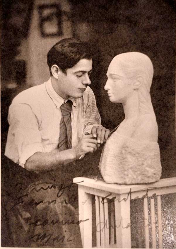 Fotografia relacionadas con la biografía del escultor egabrense Maiz Castro.