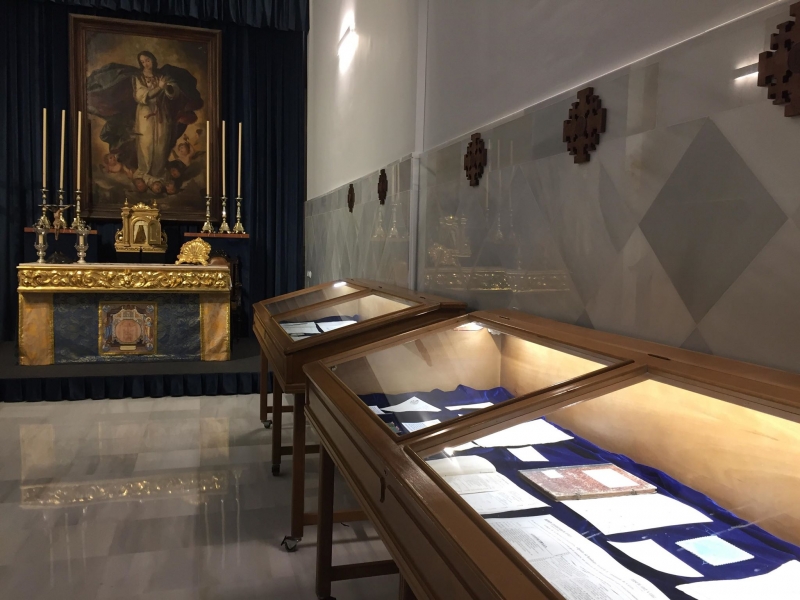 Exposición de documentos en el oratorio de la Fundación Aguilar y Eslava