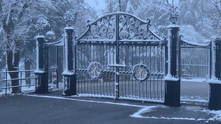fotografía del paisaje nevado de Cabra