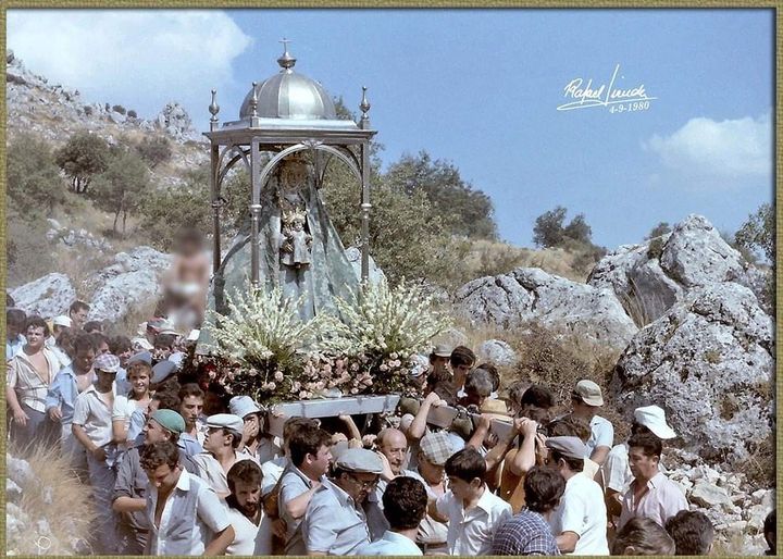 Fotografías relativa a la Virgen de la Sierra)