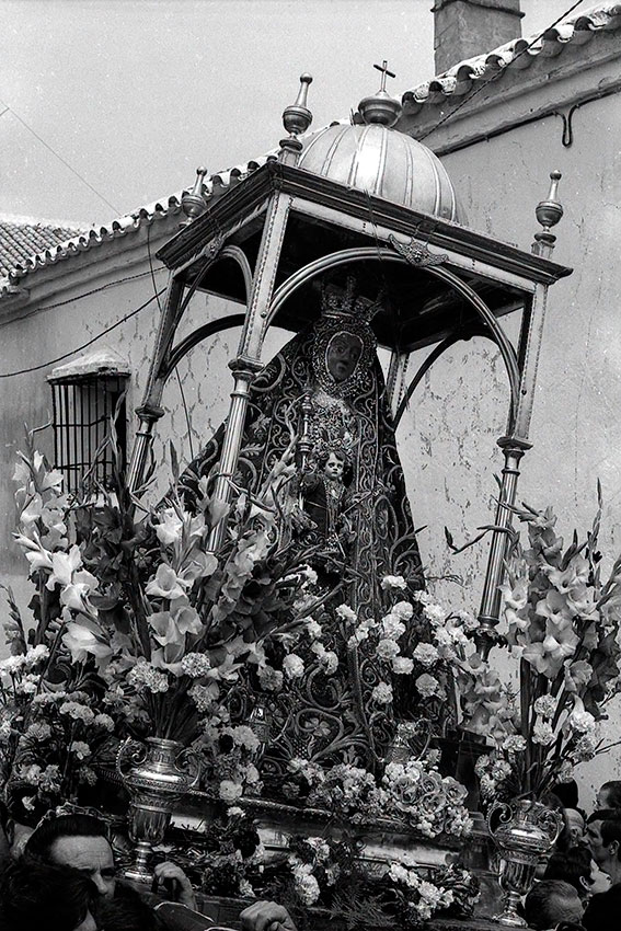 Fotografías relativa a la Virgen de la Sierra